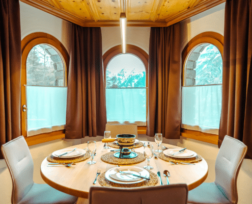 Ferienwohnung Cresta Rey in Zermatt - Grosser Wohnraum - Esszimmerecke