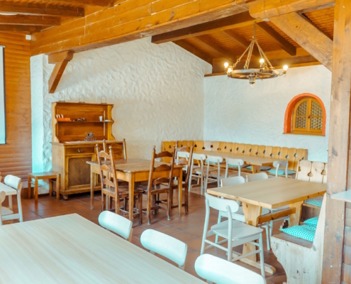 Aufenthaltsraum im Gruppenhaus Morgenrot in Zermatt