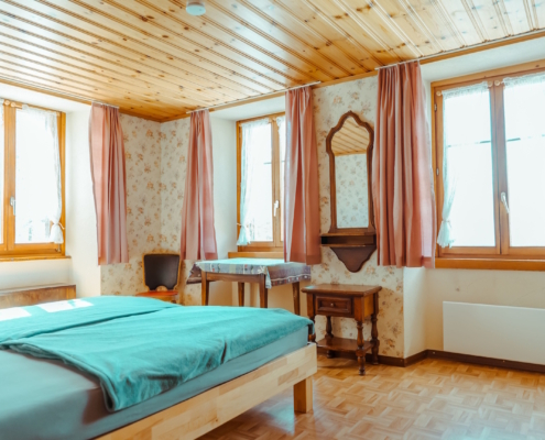 Beispiel Doppelzimmer im Gruppenhaus Morgenrot in Zermatt